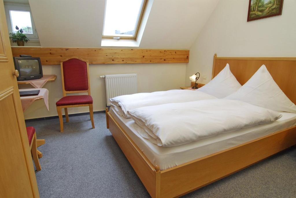 Wirtshaus Zum Pferdemarkt Hotel Saarburg Room photo